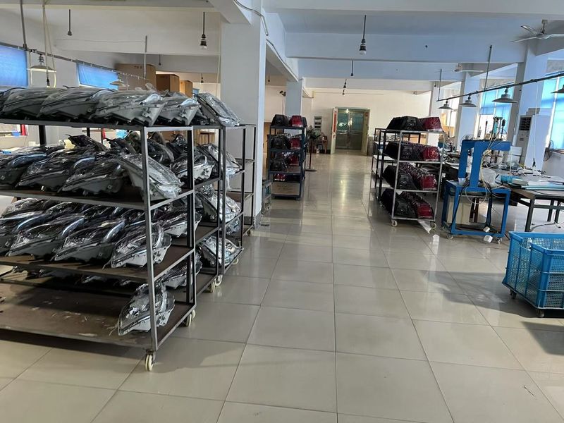 Yimi (Guangzhou) Automotive Parts Co, Ltd γραμμή παραγωγής του κατασκευαστή